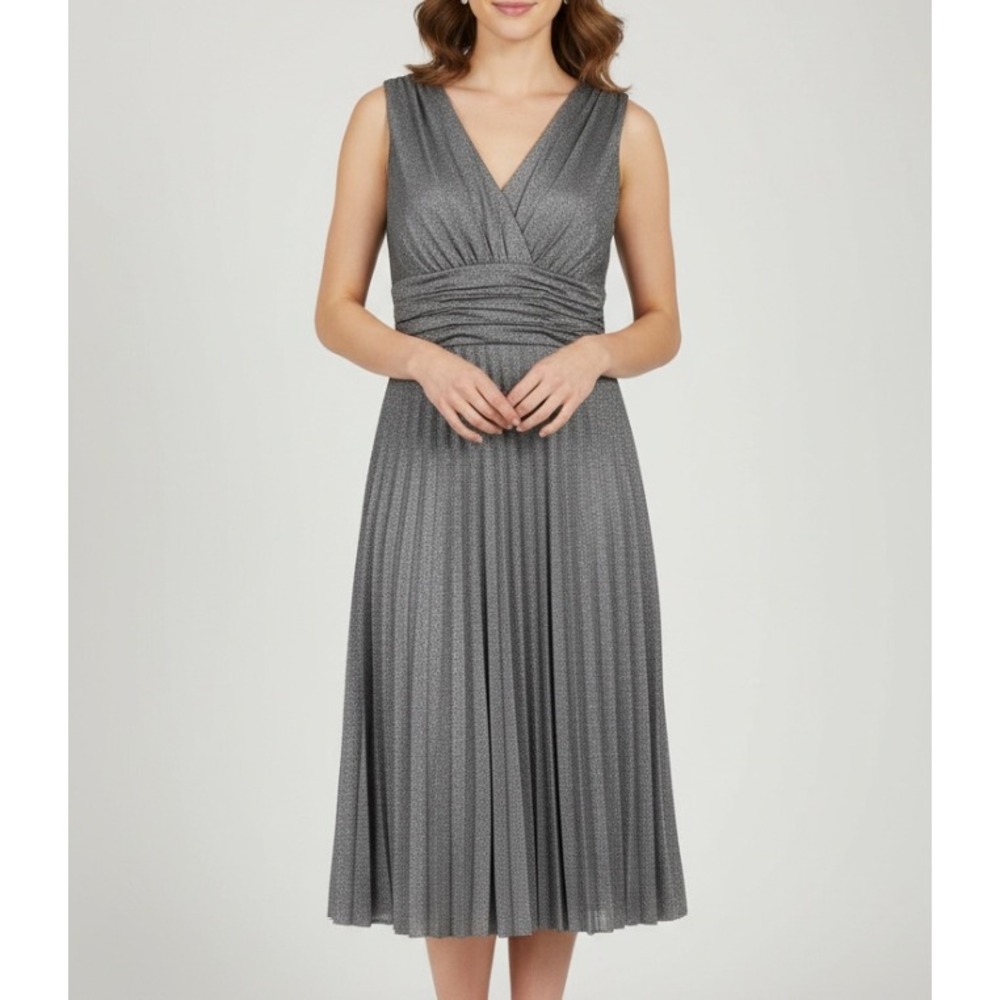 NWT WILLOW GLENN Black/Silver PLEATED V-Neck RUCHED WAIST Cocktail Dress Sz 8